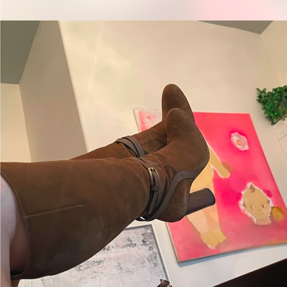Gucci Abigail Suede Knee High Block
Heeled Buckle Strappy Boots Size 36.5 - Picture 8 of 8